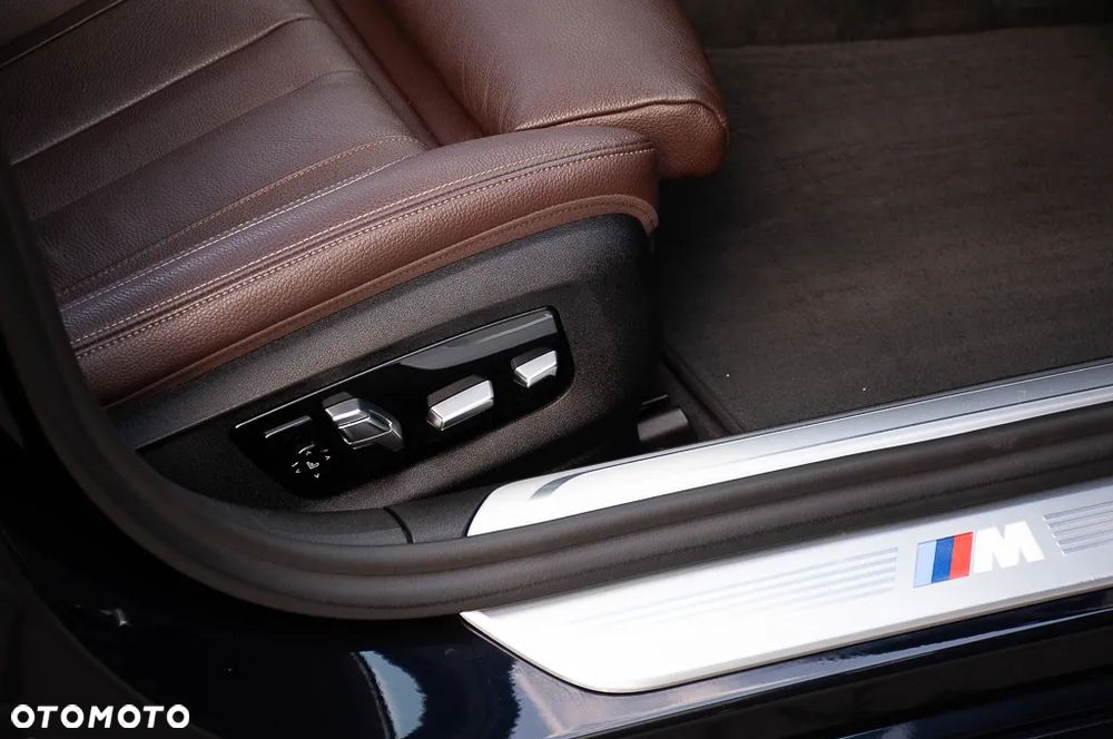 BMW Seria 7 730d xDrive sport - 38