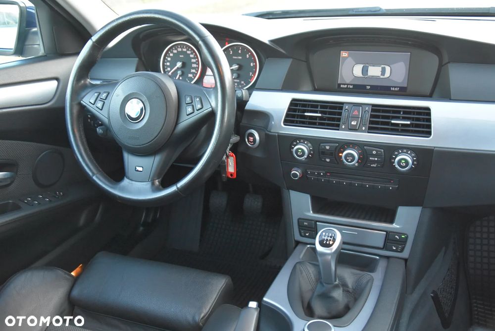 BMW Seria 5 523i Edition Exclusive - 24