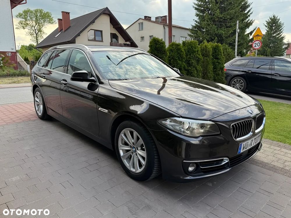 BMW Seria 5 525d Luxury Line - 2
