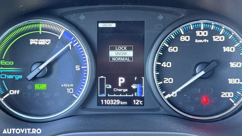 Mitsubishi Outlander PHEV 2.4 L 4X4 Intense - 11