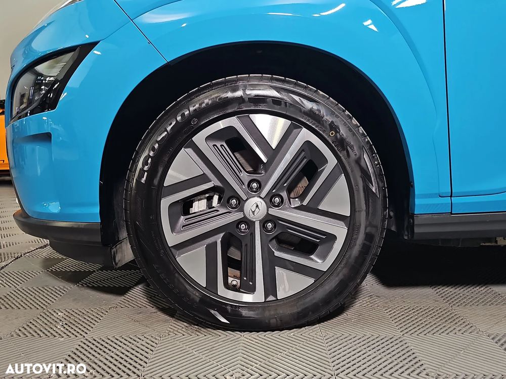 Hyundai KONA - 14