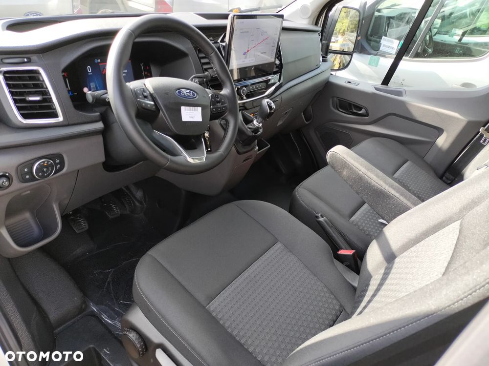 Ford Transit L4 RWD Trend - 29