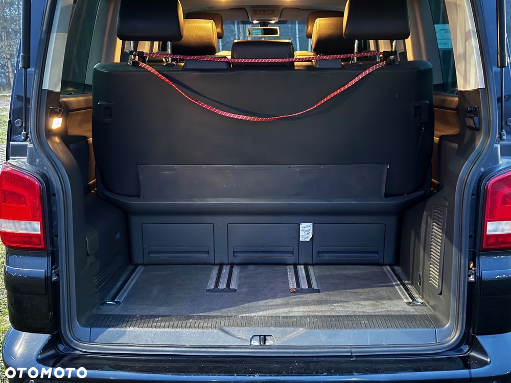 Volkswagen Multivan - 12