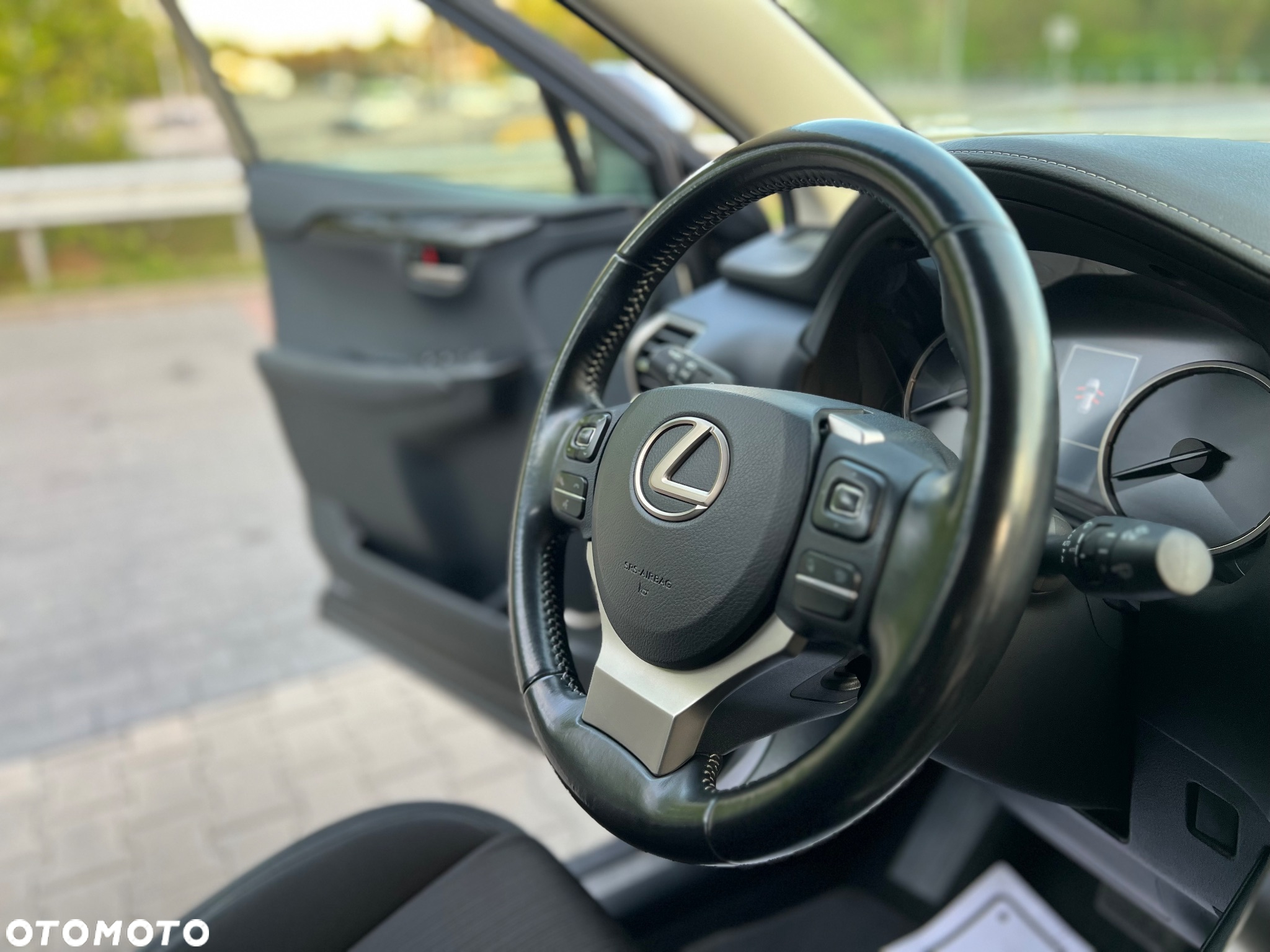 Lexus NX 300h Business Edition AWD - 33