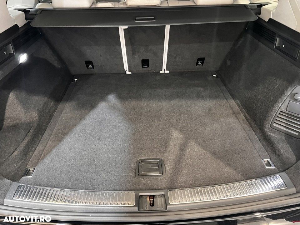 Volkswagen Touareg - 31