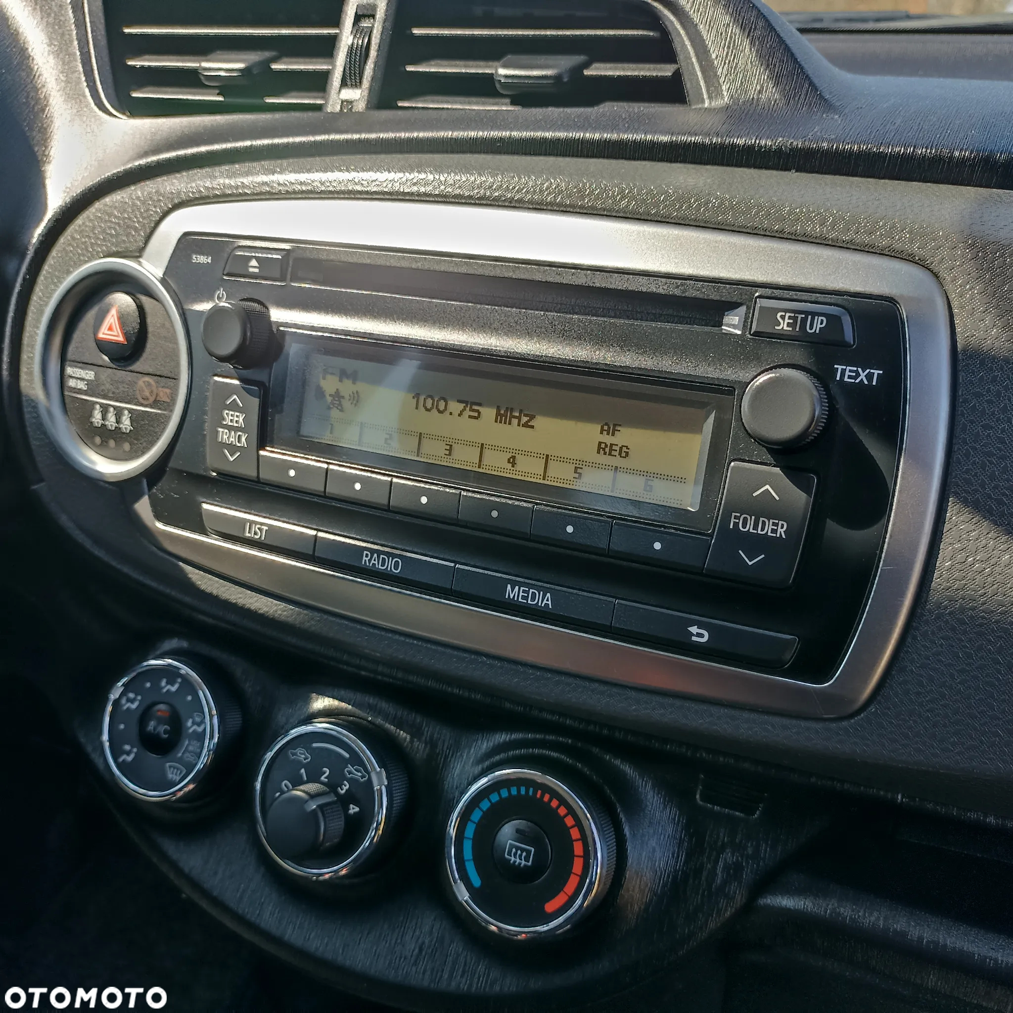 Toyota Yaris 1.0 Premium - 11