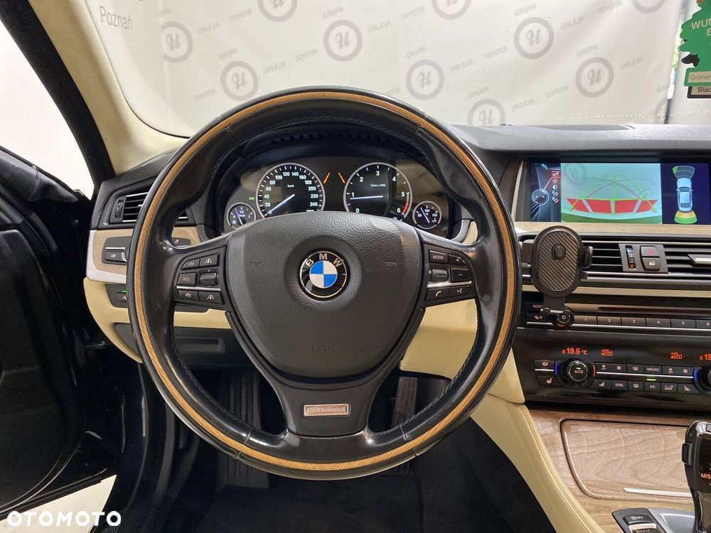 BMW Seria 5 525d Luxury Line - 12