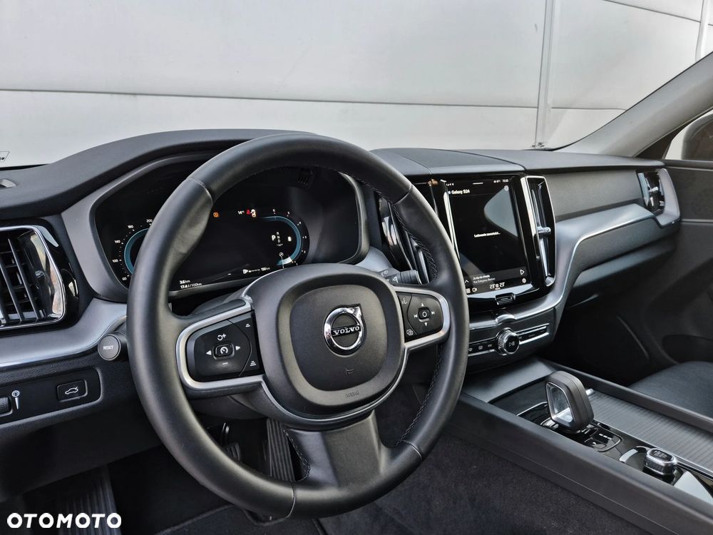 Volvo XC 60 B4 D Momentum Pro - 27