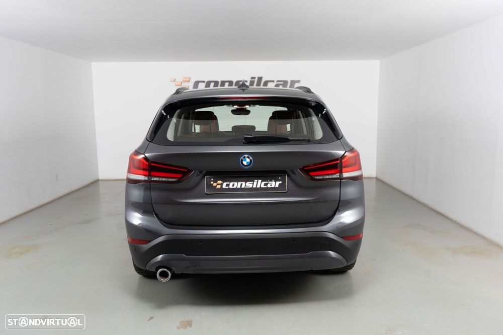 BMW X1 25 e xDrive Corporate Edition - 6