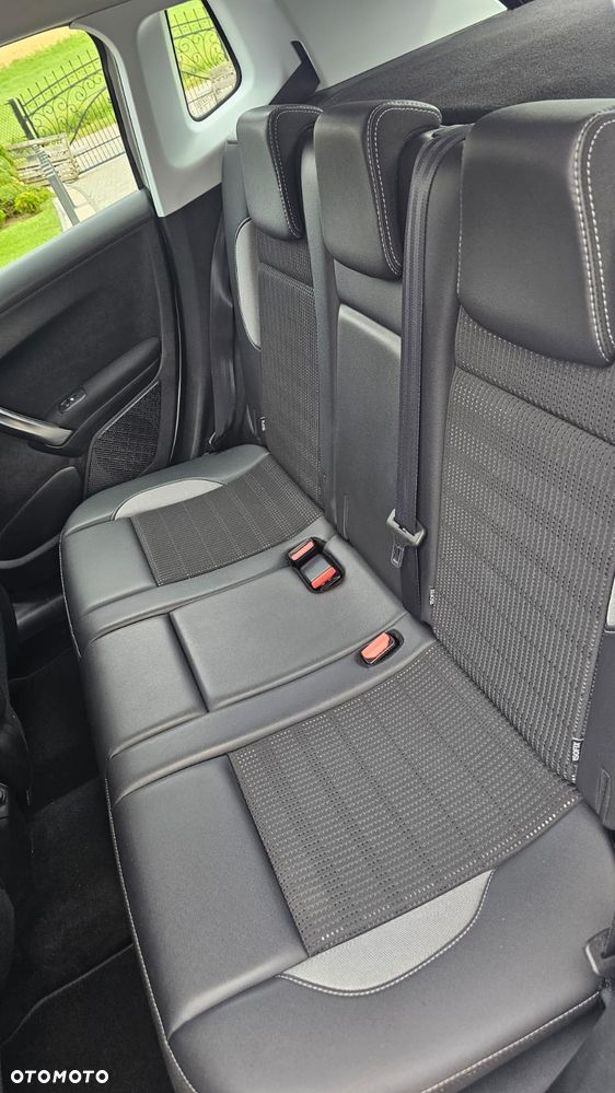 Peugeot 2008 1.2 Pure Tech GPF Allure S&S EAT6 - 13