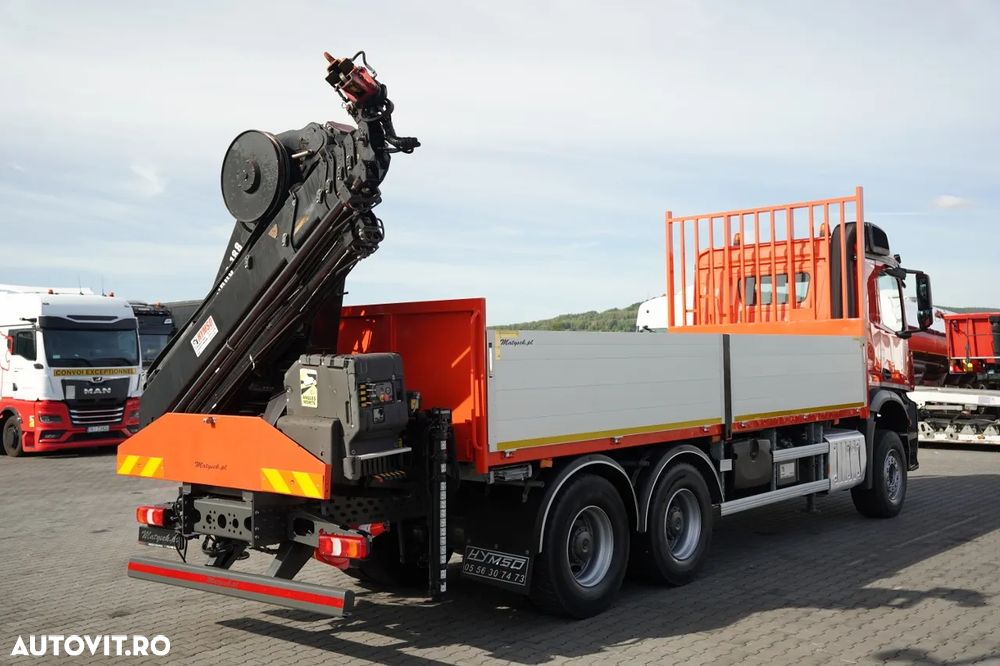 Mercedes-Benz AROCS 2640 / 6x4 / CAROSERIE BALANȚĂ - 6,5 M / MACARA HIAB X-HIDUO 188 ES-5 / CAPACITATE MAXIMĂ DE RIDICARE: 5.200 KG / ROTATOARE / TELECOMANDĂ / PODEA RESISTENTĂ / TRANSMISIE AUTOMATĂ - 12