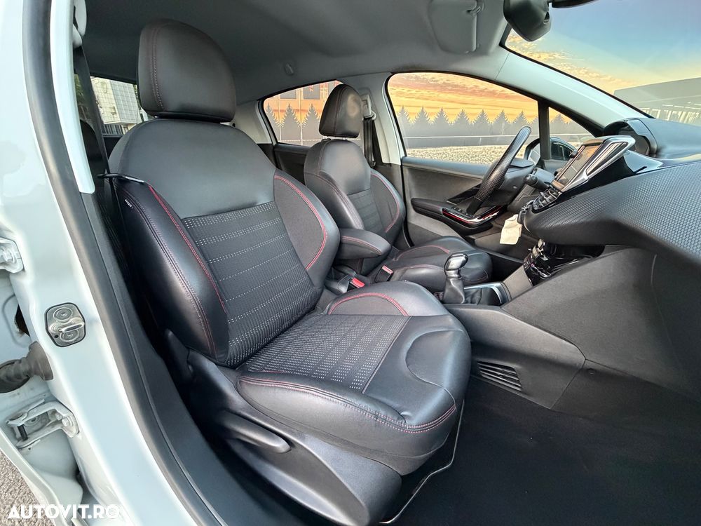 Peugeot 208 PureTech 110 Stop & Start Signature - 15