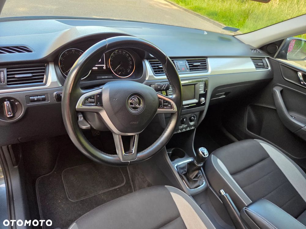Skoda RAPID 1.2 TSI Ambition - 19