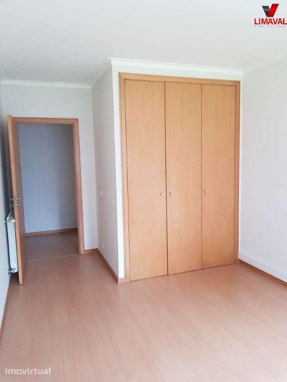 Apartamento T2 em S.José S.Lázaro Próximo à Escola Secundária Alber... - Grande imagem: 4/24