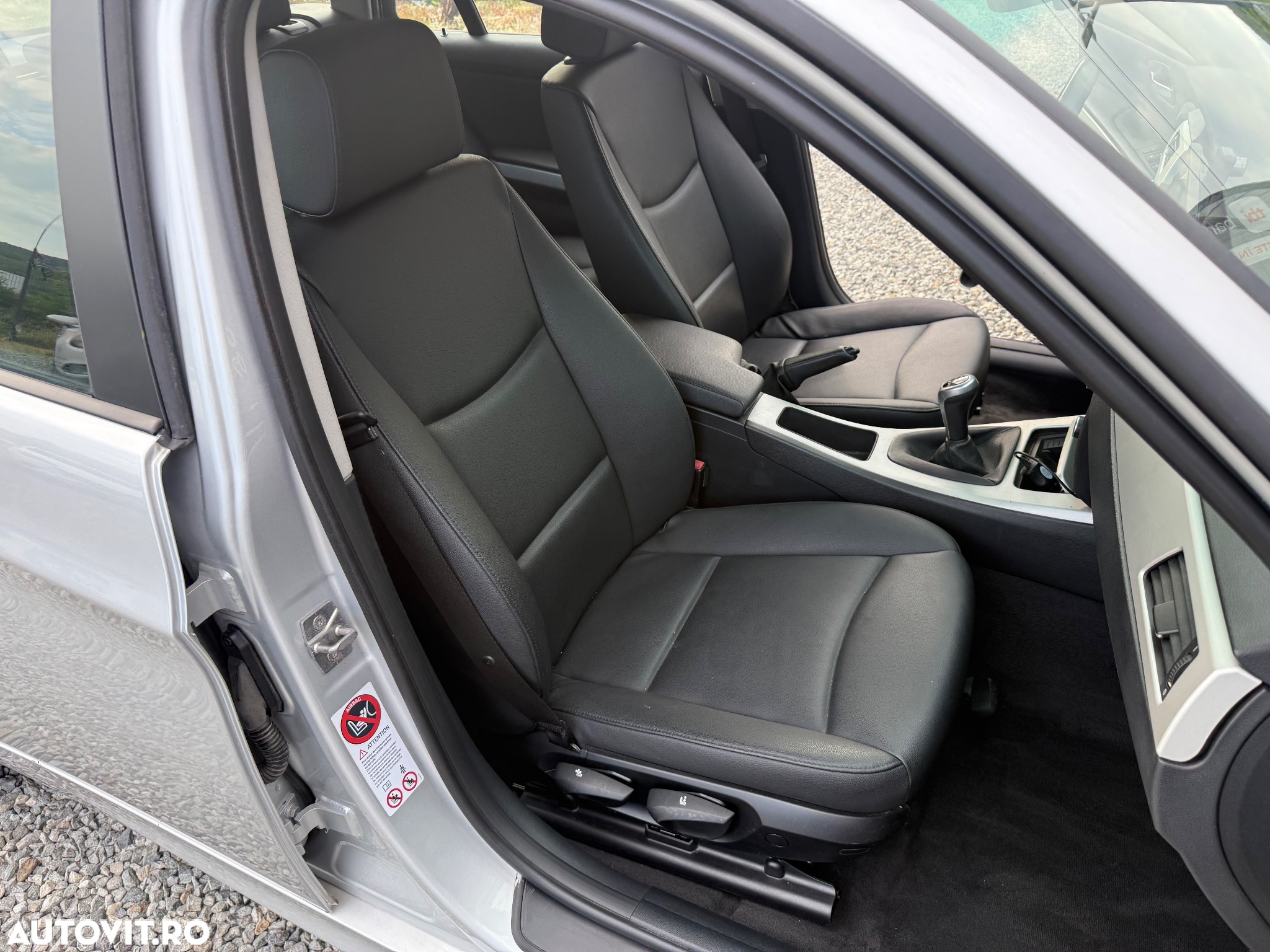 BMW Seria 3 318d DPF Touring - 13
