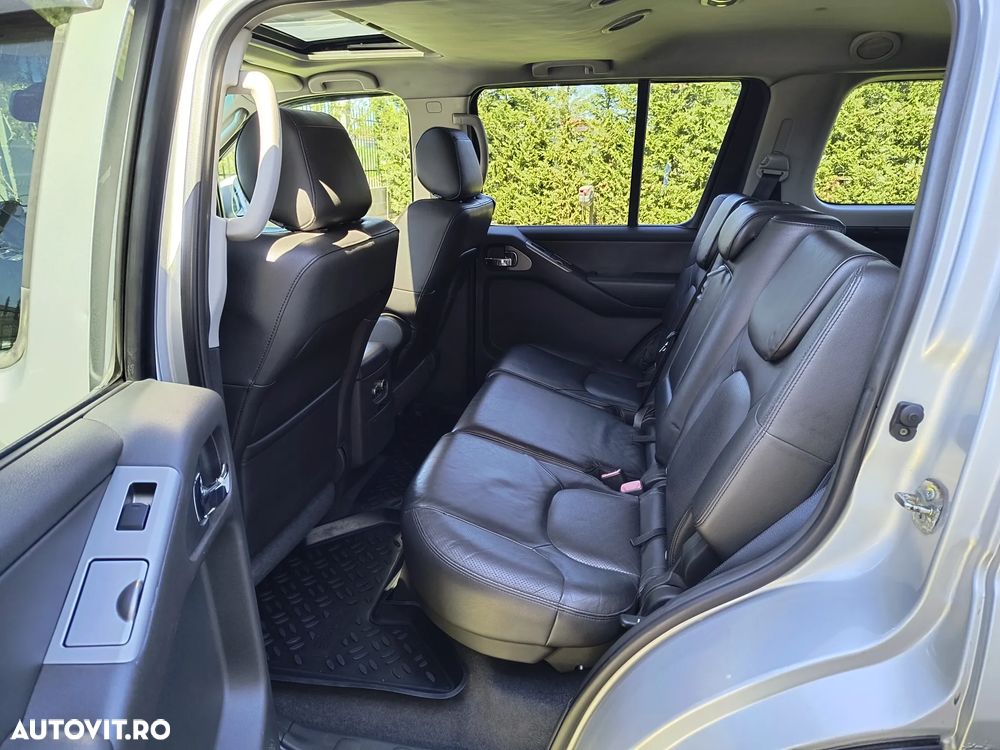 Nissan Pathfinder 2.5 dCi Aut LE - 22