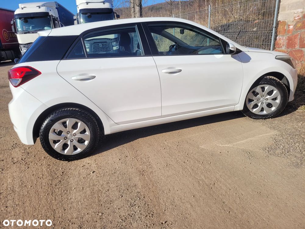 Hyundai i20 blue 1.2 Classic - 17