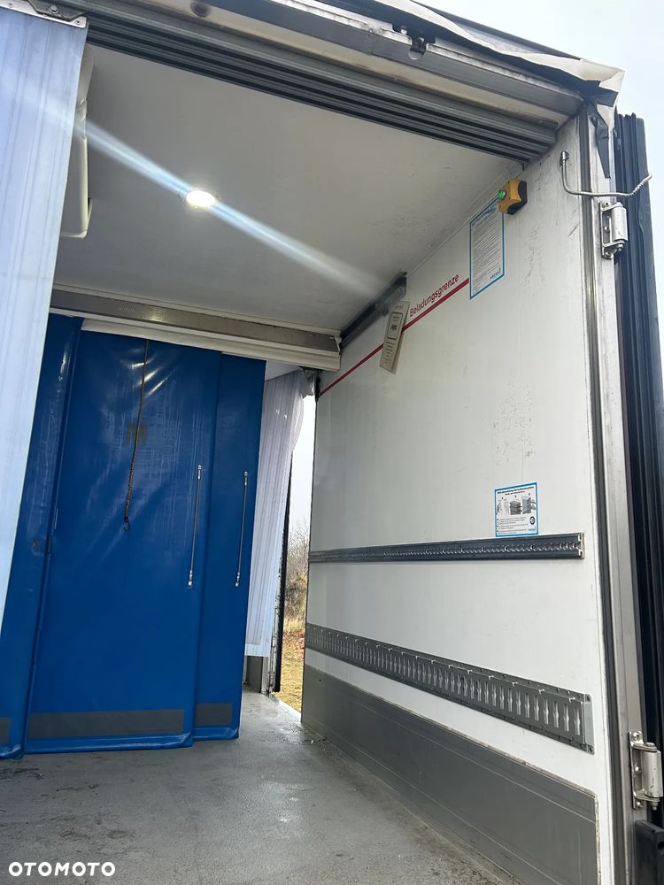 Mercedes-Benz Sprinter - 22