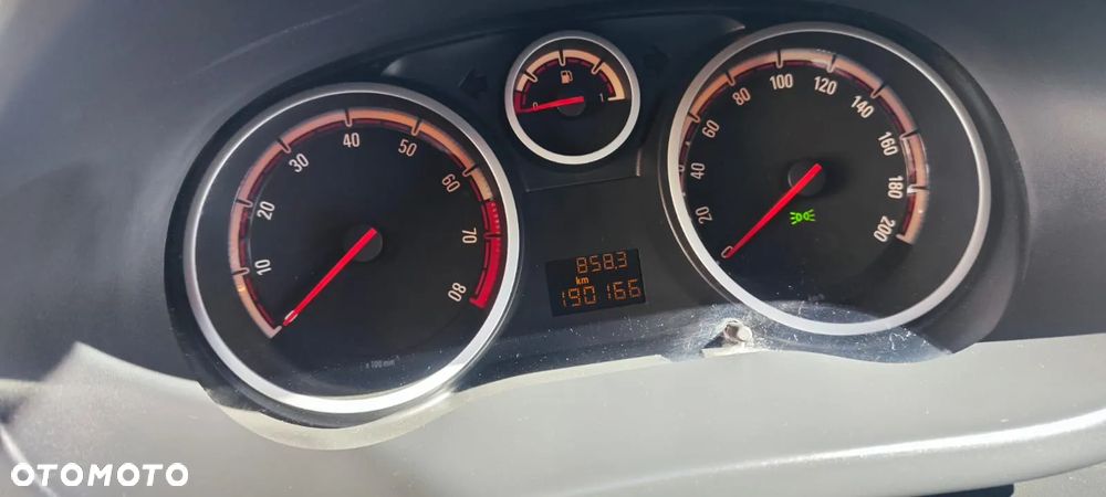 Opel Corsa 1.4 16V Sport - 15