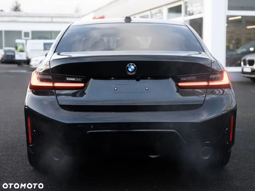 BMW Seria 3 330d xDrive mHEV M Sport - 9