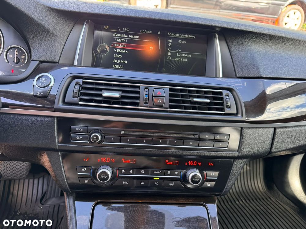 BMW Seria 5 525d xDrive Luxury Line - 22