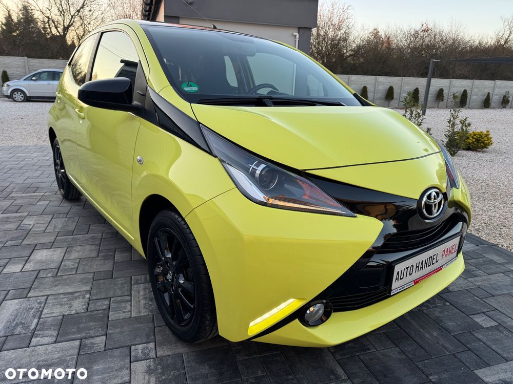 Toyota Aygo x mit x-business Paket - 4