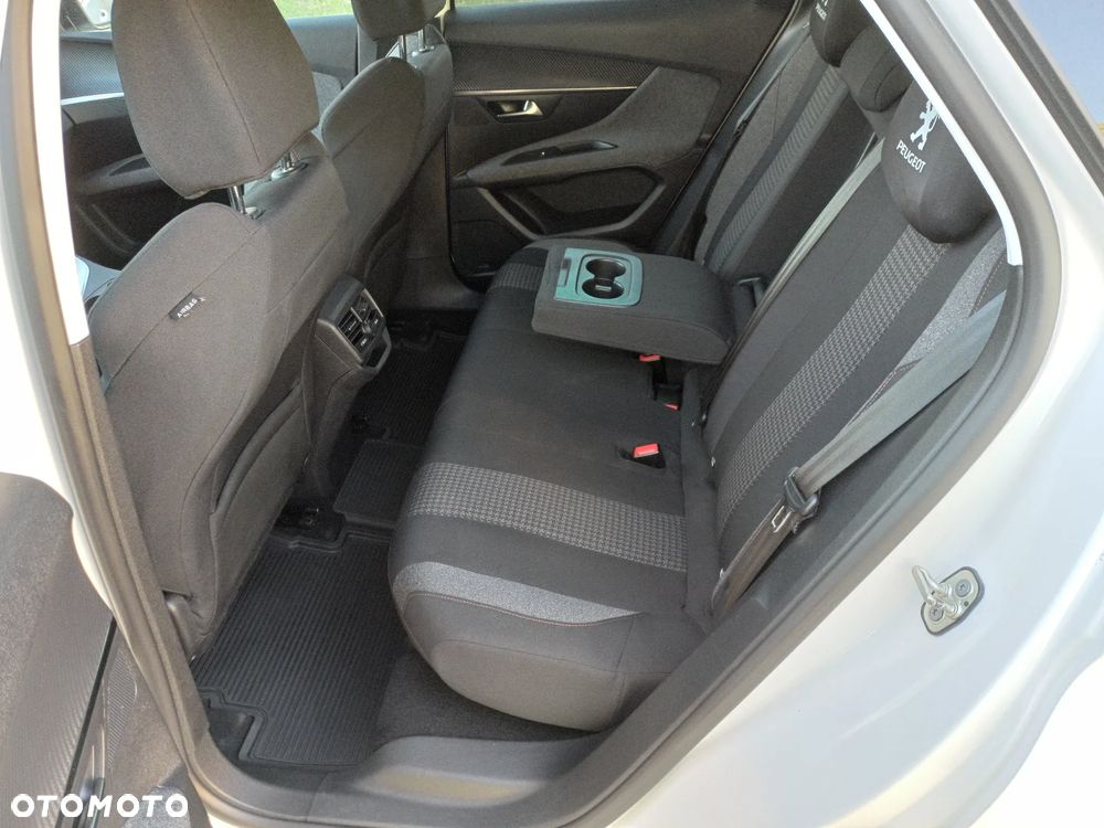 Peugeot 3008 BlueHDi 130 Stop & Start EAT8 Allure - 13