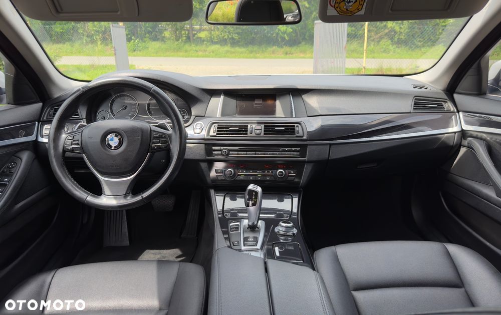 BMW Seria 5 520d Touring Luxury Line - 7