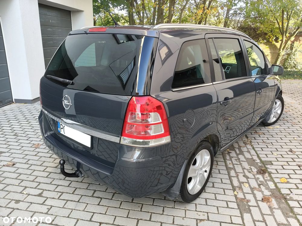 Opel Zafira 1.6 Cosmo - 40