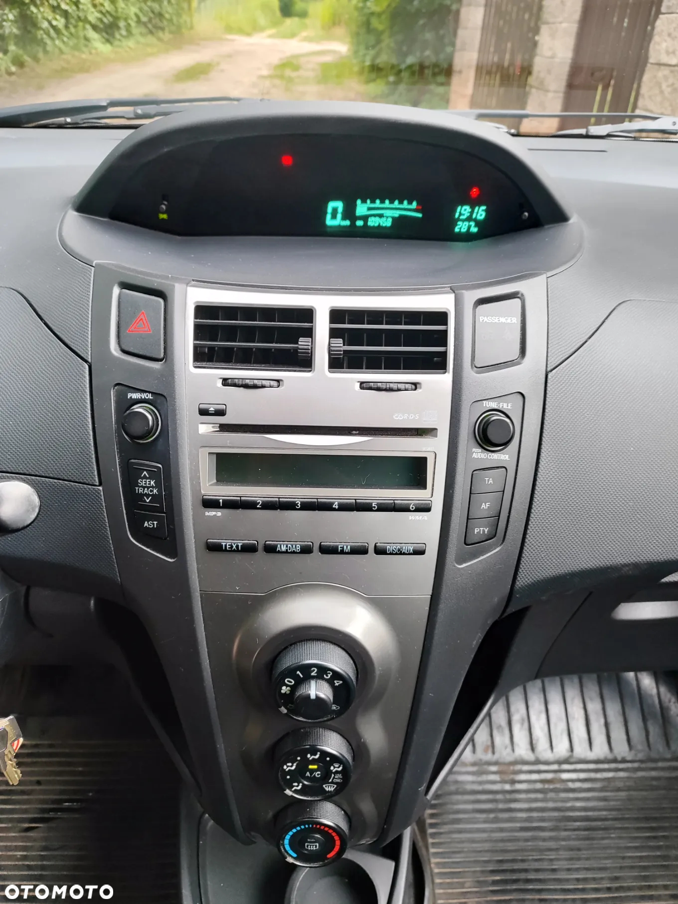 Toyota Yaris 1.0 Life - 7