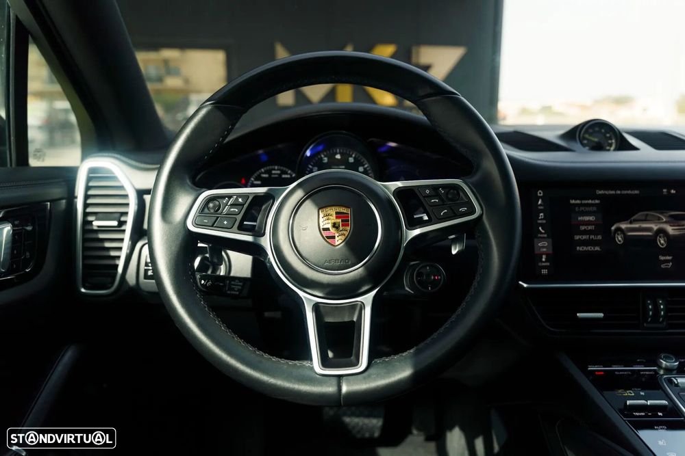 Porsche Cayenne Coupé E-Hybrid Platinum Edition - 38