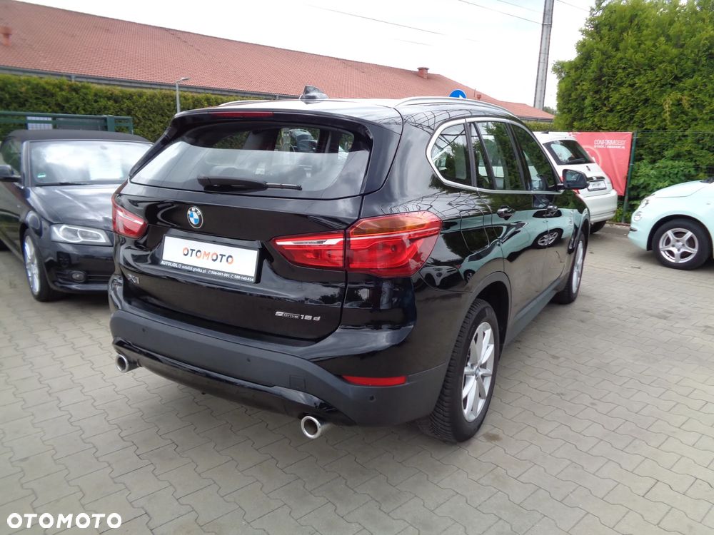 BMW X1 sDrive18d Sport Line - 7