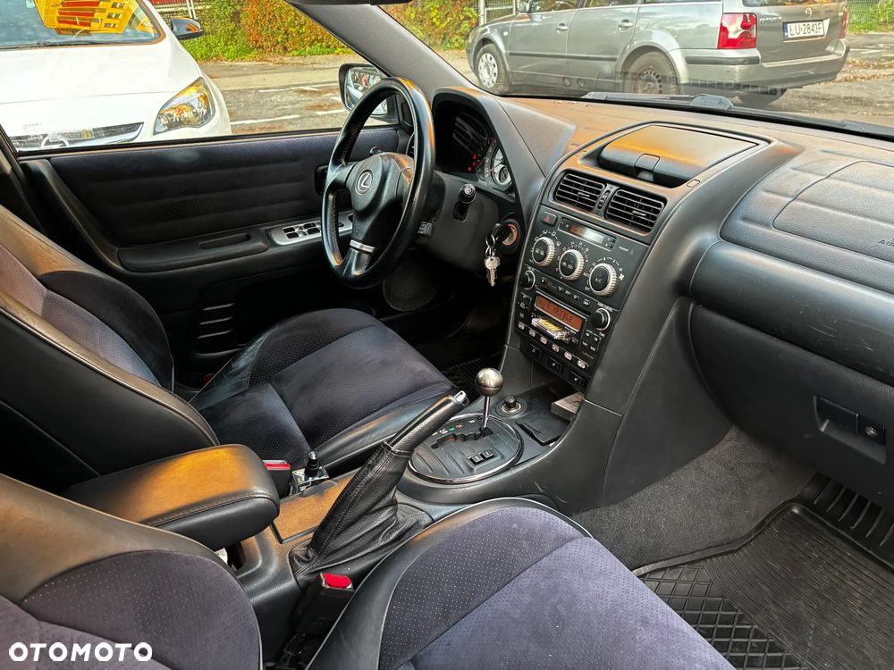 Lexus IS 200 Elegance - 16