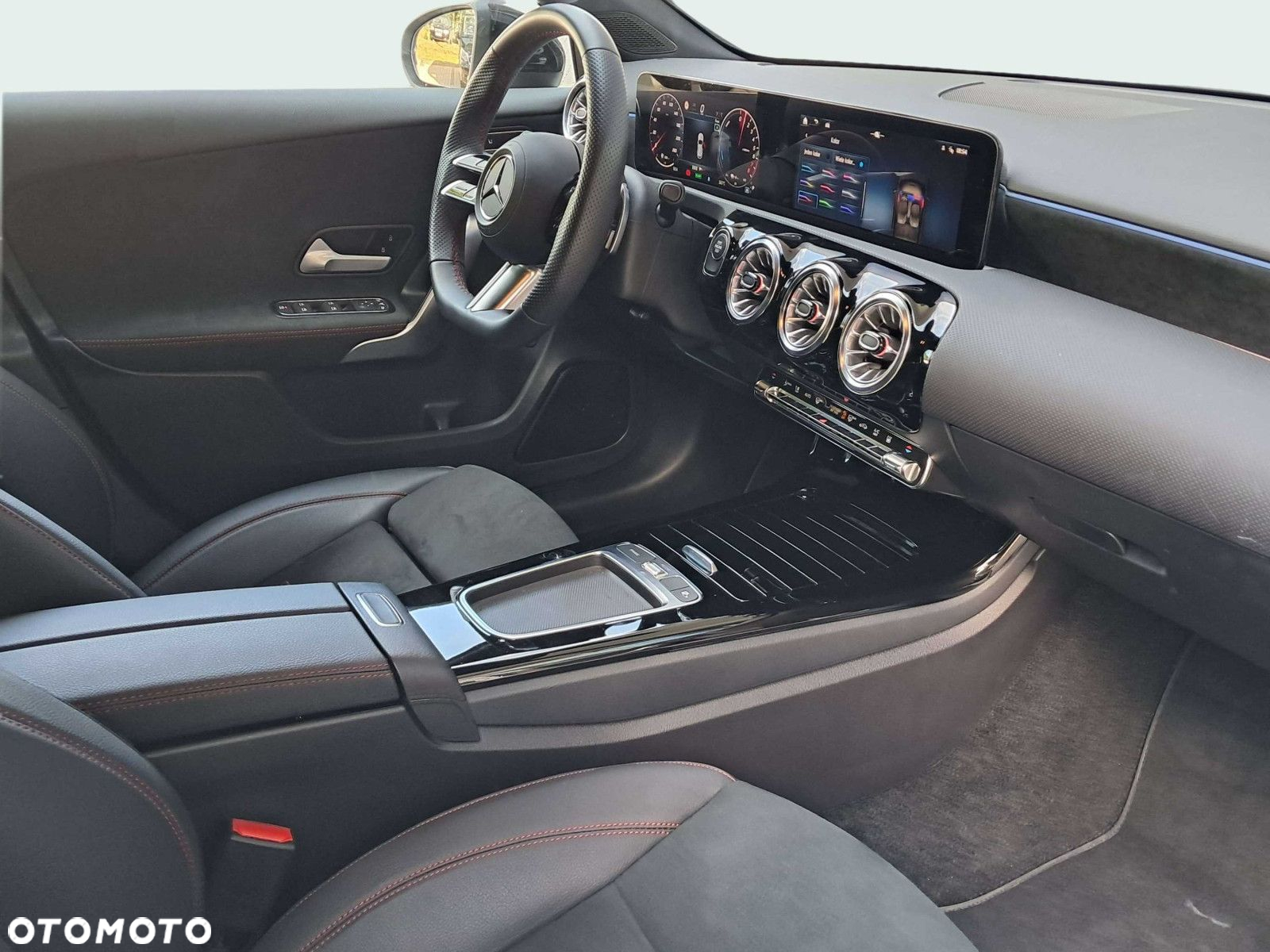Mercedes-Benz Klasa A 250 e PHEV AMG Line 8G-DCT - 12