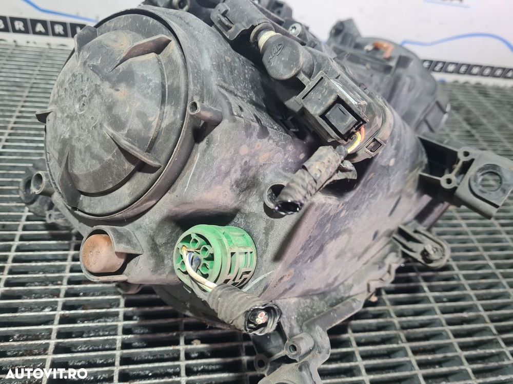 Far Stanga Jeep Cherokee V 2013 - 2017 SUV 4 Usi (951) Fara xenon - 4