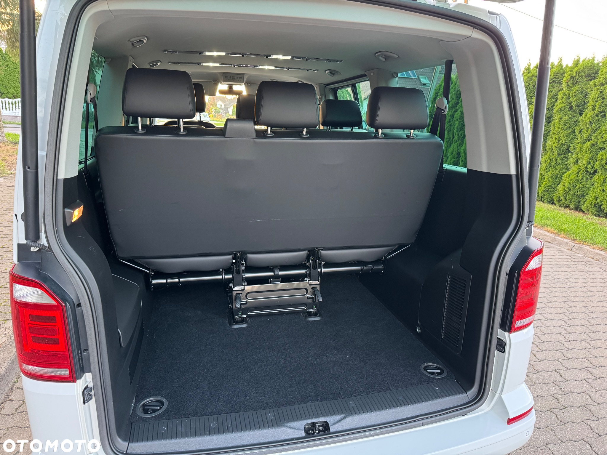 Volkswagen Caravelle 2.0 BiTDI L1 Highline - 14
