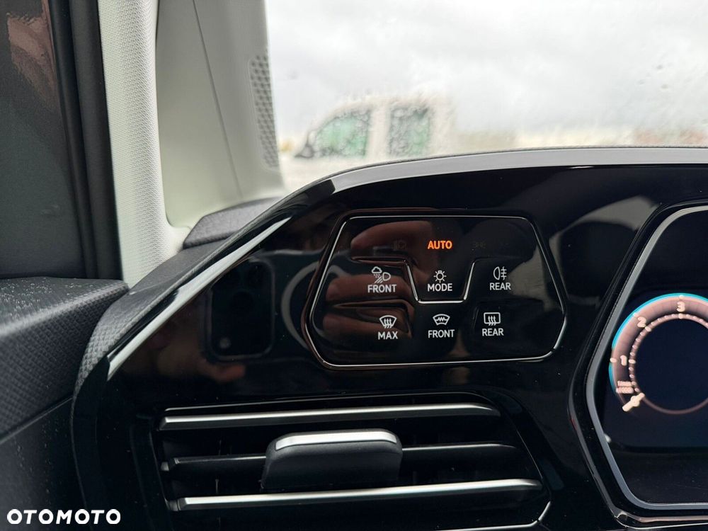 Volkswagen Caddy Caddy silnik: 2,0 l TDI EU6 SCR 90 kW skrzynia biegów: DSG, 7 -biegowa rozstaw osi: 2970 mm - 23