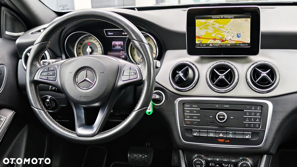 Mercedes-Benz GLA - 17