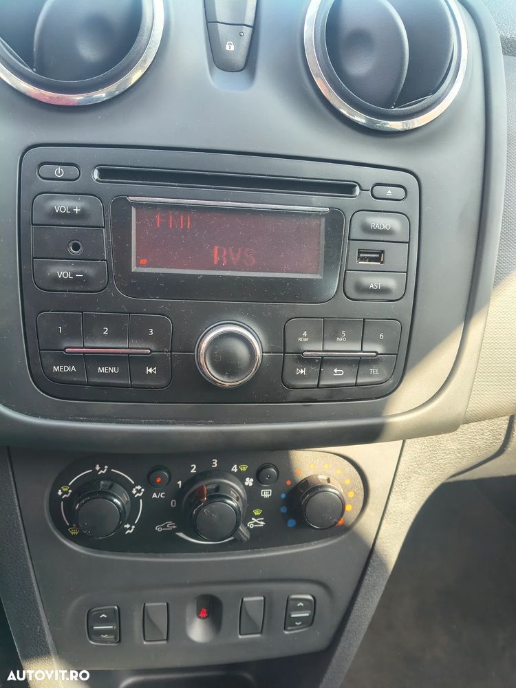 Dacia Logan 1.2 16V 75 Laureate - 13