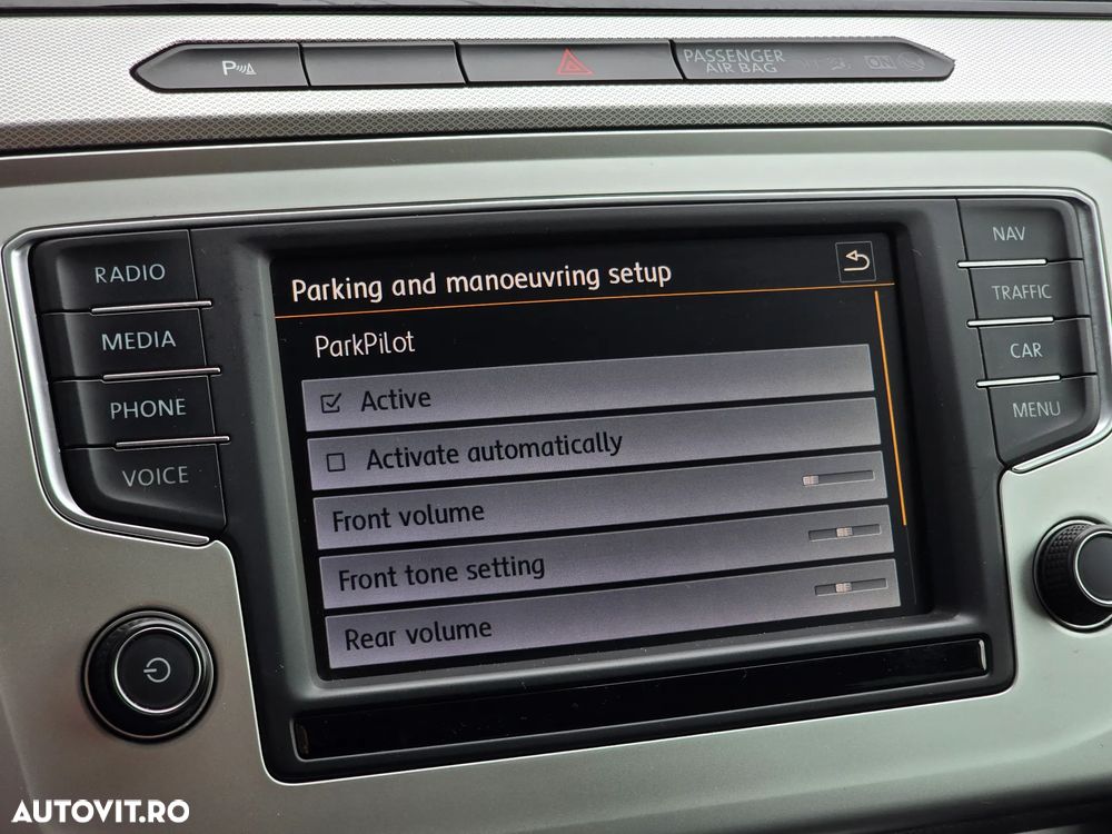 Volkswagen Passat - 31