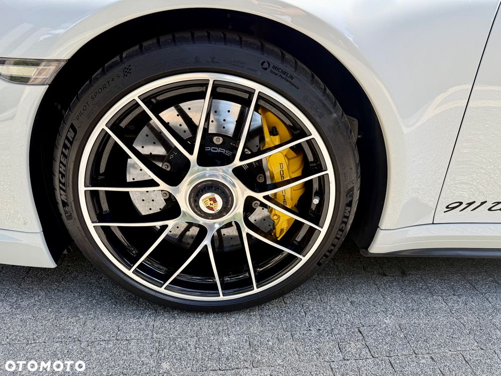 Porsche 911 Turbo S - 10