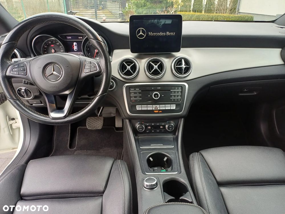 Mercedes-Benz CLA 250 4Matic 7G-DCT UrbanStyle Edition - 18