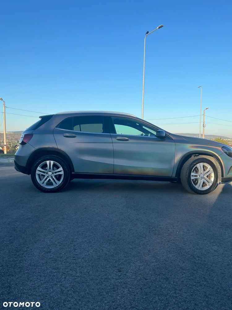 Mercedes-Benz GLA 250 4Matic 7G-DCT - 6