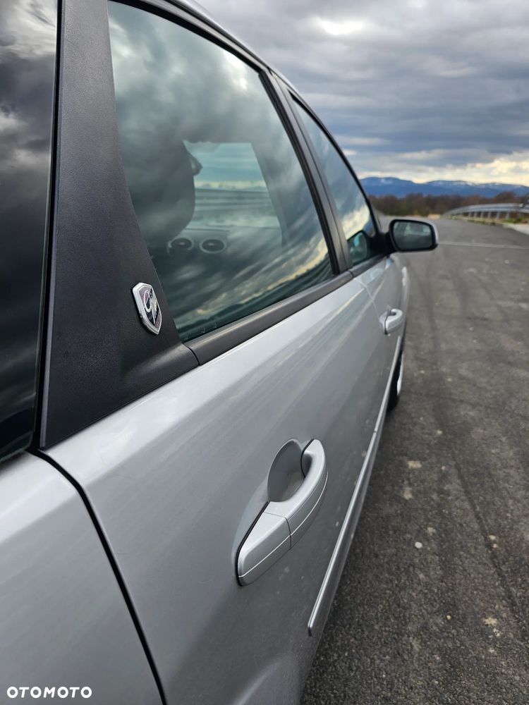 Ford Focus 2.0 Ghia - 11