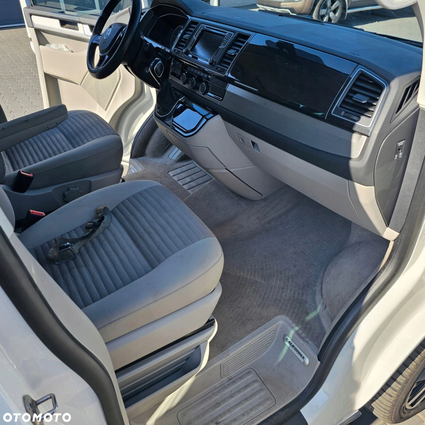 VW T6 CALIFORNIA OCEAN wnętrze dach kuchnia fotel tapicerka - 4