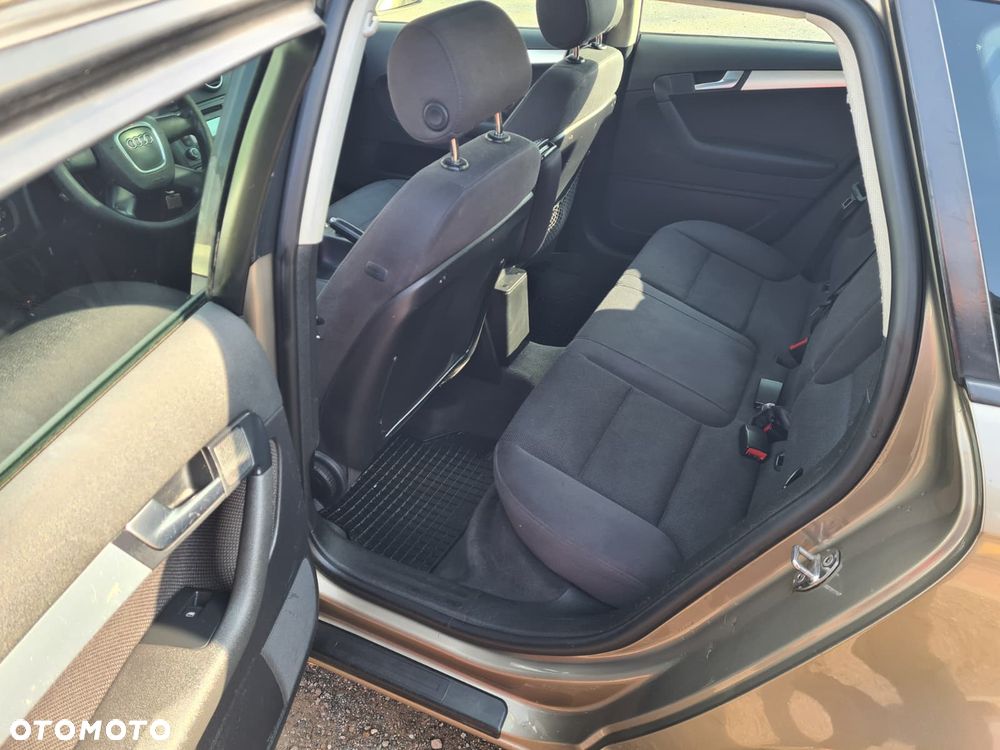 Audi A3 Sportback 1.9 TDI DPF Ambiente - 6
