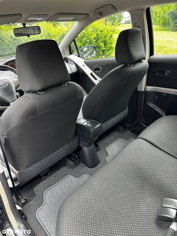 Toyota Yaris 1.33 Terra - 21