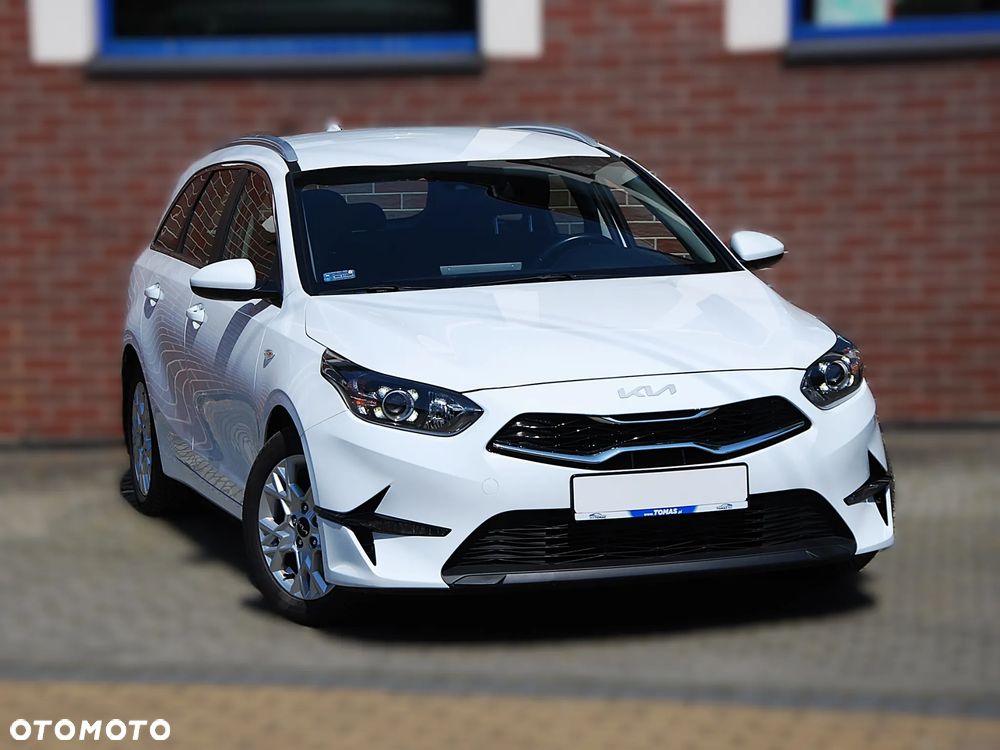 Kia Ceed - 13