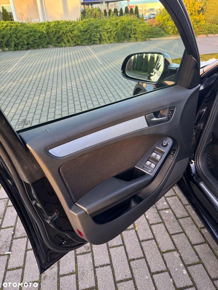 Audi A4 Limousine - 28