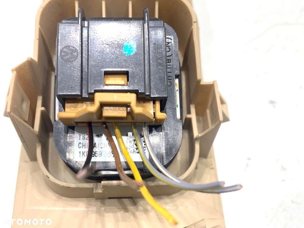 PRZEŁĄCZNIK SZYB  VW PASSAT B7 (362) 2010 - 2015 2.0 TDI 103 kW [140 KM] olej napędowy 2010 - - 4